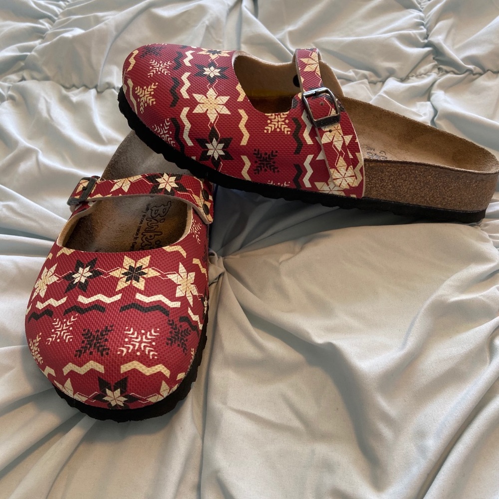 Birki’s Snowflake Clogs